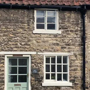 https://hill-cottage-thornton-le-dale.yorkshirehotels.net