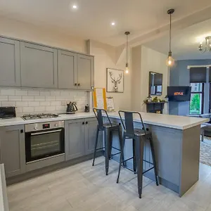 https://charming-city-home-beside-the-serene-ormeau-park.belfasthotelsireland.com